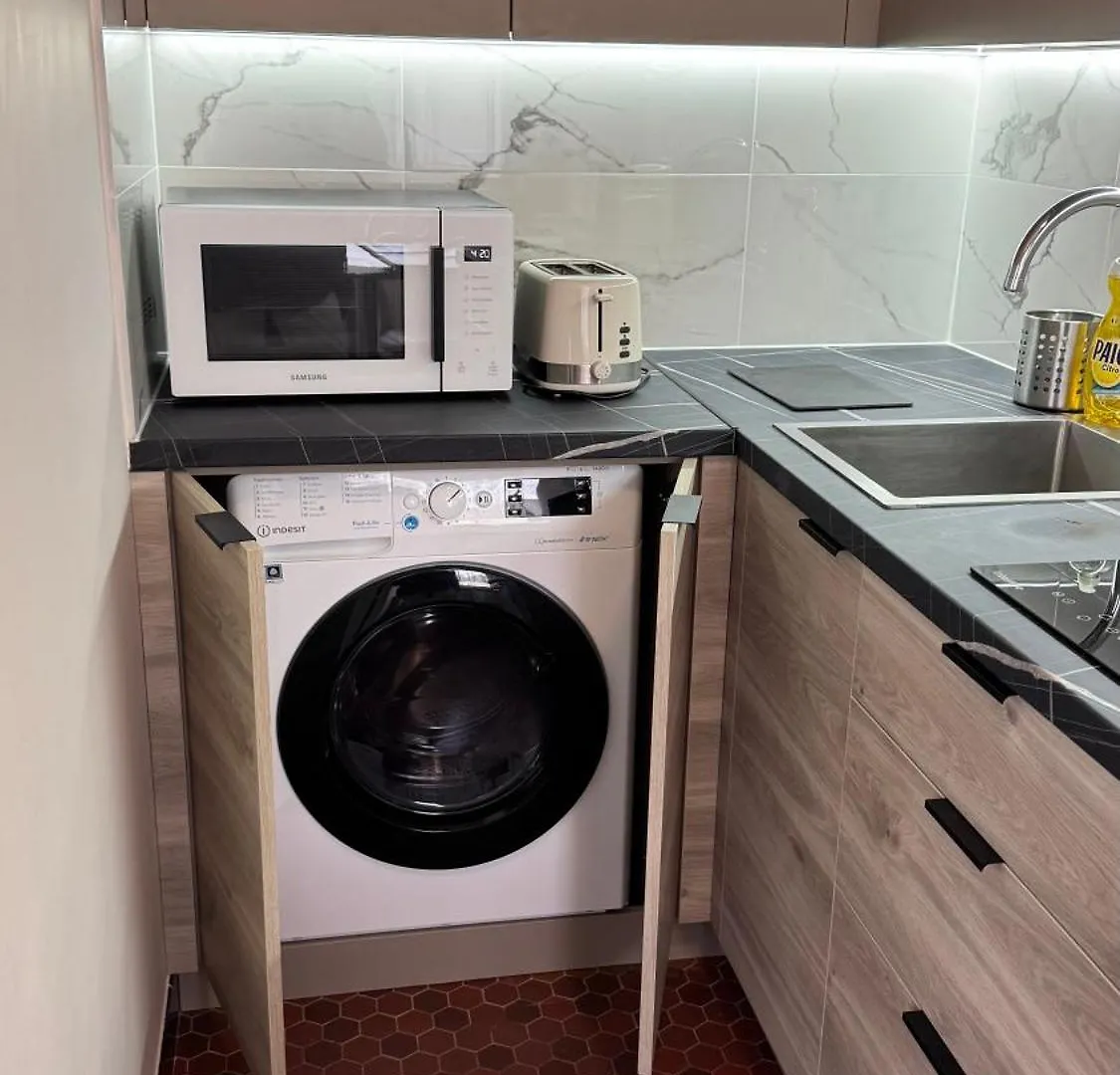 Large Studio Apartment Invalides Montparnasse París