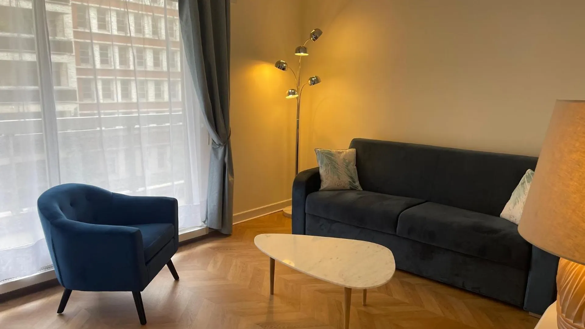 Large Studio Apartment Invalides Montparnasse باريس فرنسا